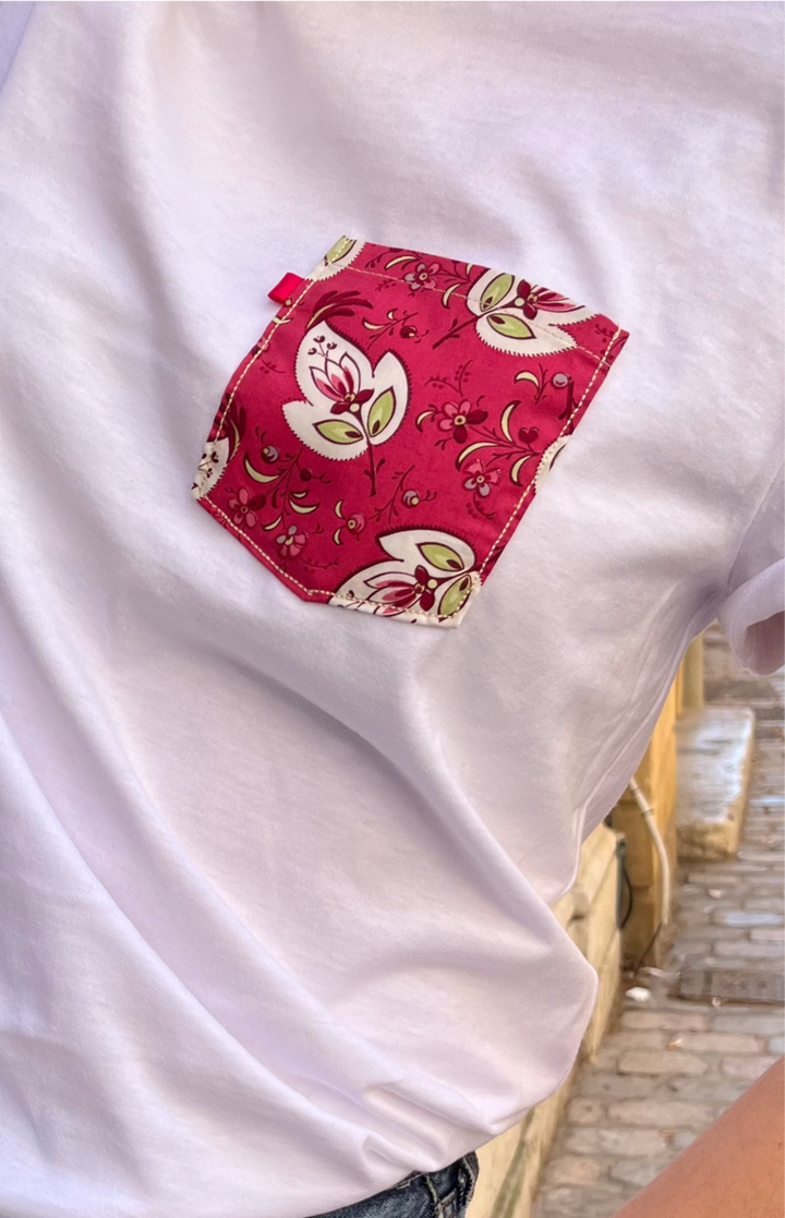 T-shirt blanc poche rose César
