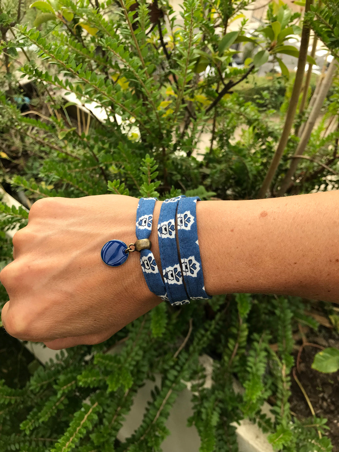 Bracelet provençal 3 tours Mirabeau bleu roi