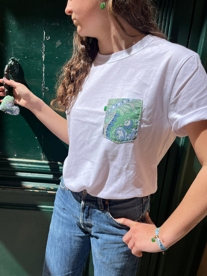 T-shirt blanc poche bleu vert César