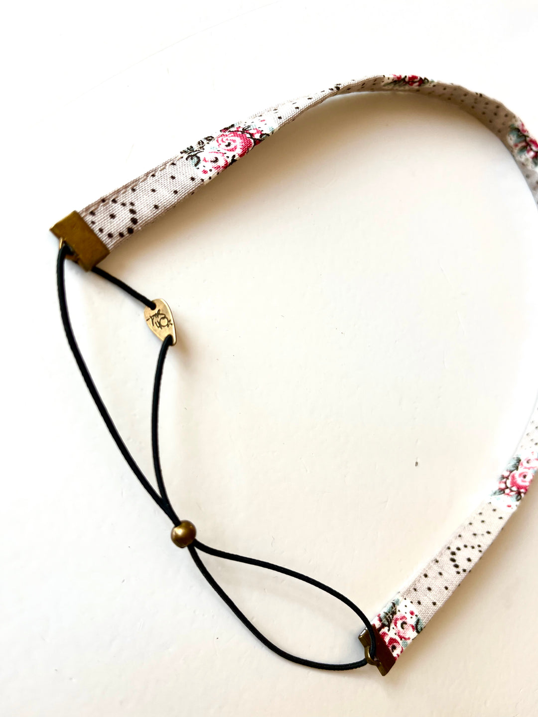 Headband fin gris fleuri l’Eyraguais