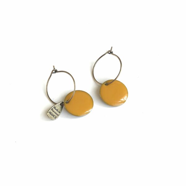 Boucles d'oreilles métal jaune émail