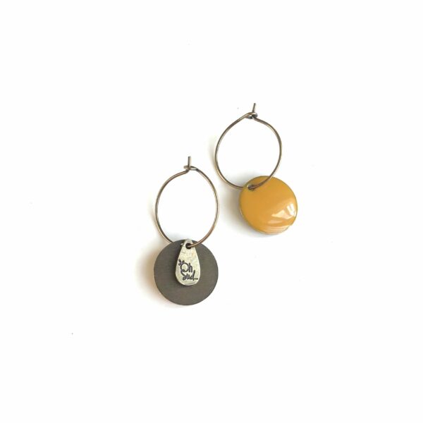 Boucles d'oreilles métal bronze émail jaune