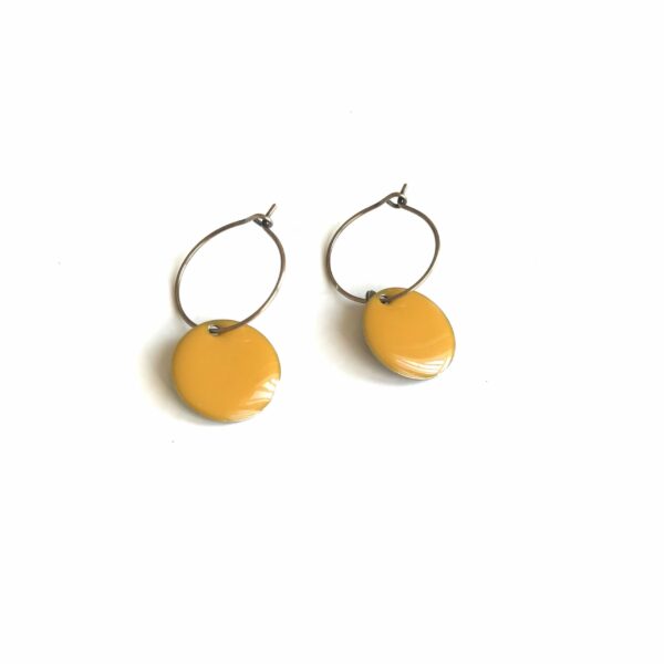 Boucles d oreilles créoles rondes émail jaune