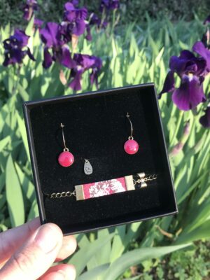 coffret bijoux rose bracelet et boucles d'oreilles